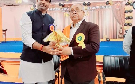 संस्कार और परिश्रम ही सफलता की कुंजी: माधव ज्ञान केंद्र में 12वीं के छात्रों को दी गई भावभीनी विदाई