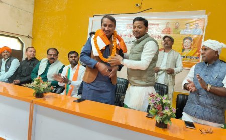 "योगी सरकार का नौवां बजट विकसित भारत का मार्ग प्रशस्त करेगा, विपक्ष फैला रहा भ्रम": फूलपुर विधायक दीपक पटेल