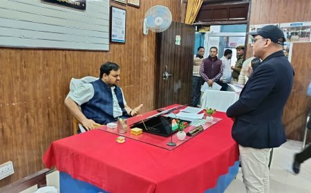 अम्बेडकरनगर: 'ड्रोन दीदी' और 'लखपति दीदी' से बदलेगी गाँवों की तस्वीर, डीएम ने टांडा ब्लॉक में दिए विशेष निर्देश