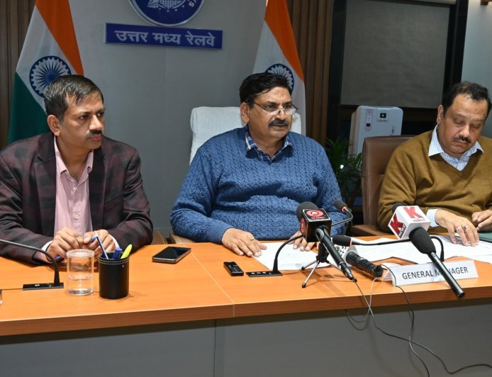 रेल बजट 2026: उत्तर प्रदेश को मिला ₹20,012 करोड़ का 'ऐतिहासिक उपहार', 18 गुना बढ़ा आवंटन