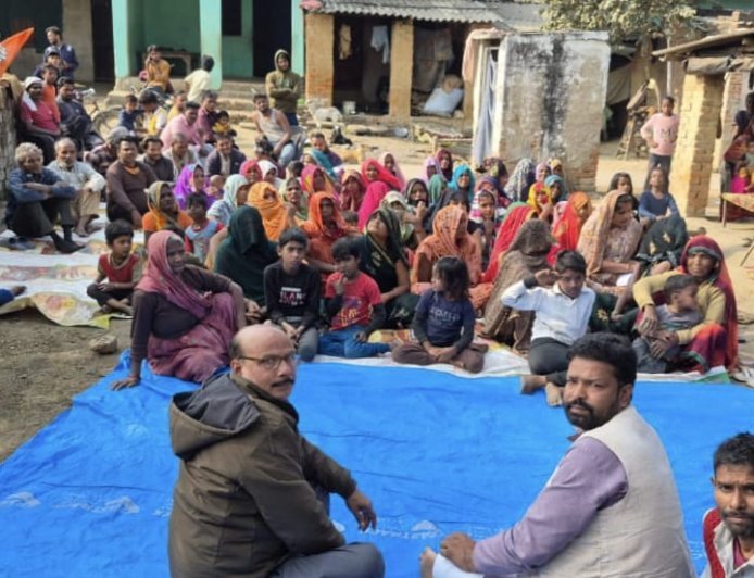 कांदी में मनरेगा बचाव संग्राम चौपाल के जरिए कांग्रेस ने भरी हुंकार प्रयागराज। जनपद के कांदी क्षेत्र में आयोजित 'म