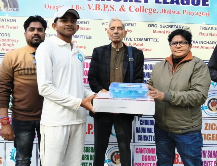 सक्षम और आदित्य की फिरकी में उलझा ज़ैदी इंडोर क्लब, चौधरी नौनिहाल सिंह क्लब की 5 विकेट से शानदार जीत