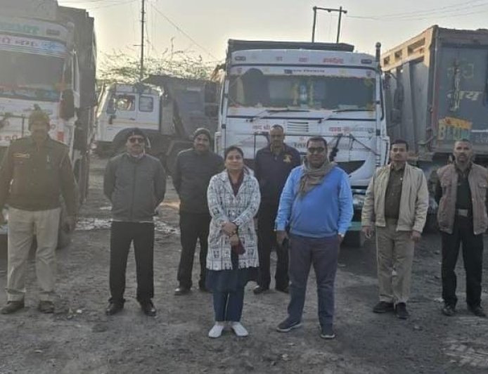 कानपुर: ओवरलोड वाहनों पर प्रशासन का हंटर, भोर पहर हुई छापेमारी में वसूला 4.20 लाख का जुर्माना