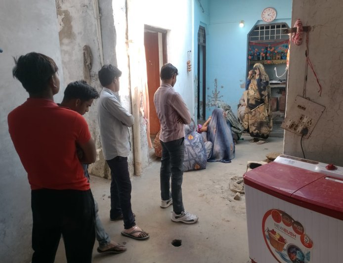 रिश्तों का कत्ल: पहले भाभी का गला रेता, फिर खुद की जीवनलीला समाप्त करने की कोशिश; आगरा रेफर