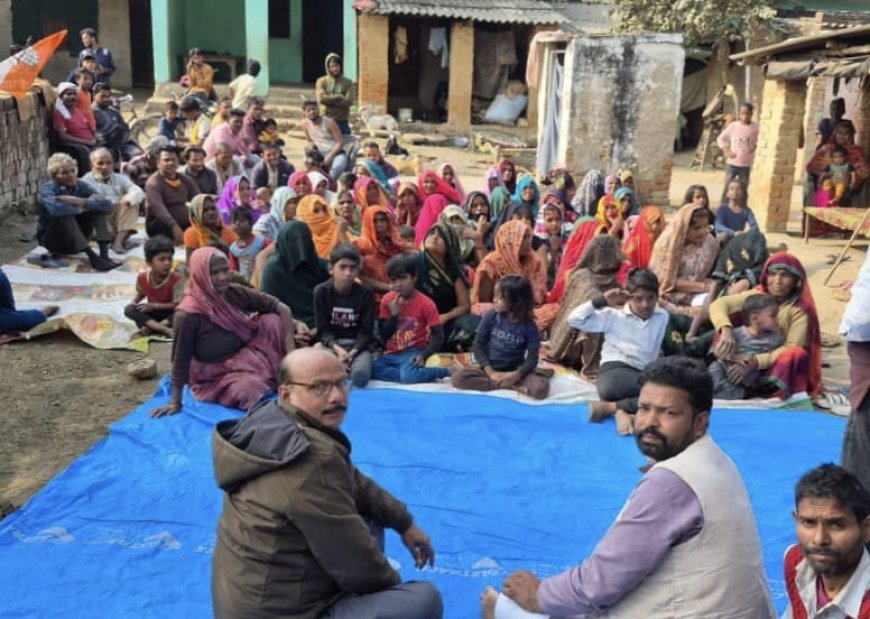 कांदी में मनरेगा बचाव संग्राम चौपाल के जरिए कांग्रेस ने भरी हुंकार प्रयागराज। जनपद के कांदी क्षेत्र में आयोजित 'म