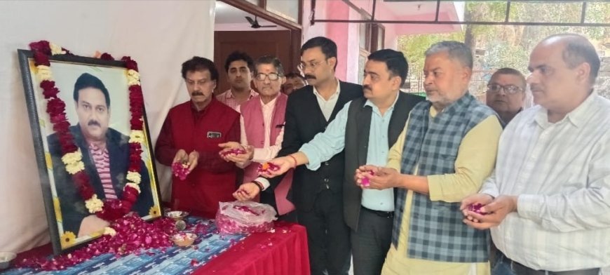 मानवता के मसीहा डॉ. दीपक अवस्थी को भावभीनी श्रद्धांजलि: अंध विद्यालय में बच्चों को कराया भोजन