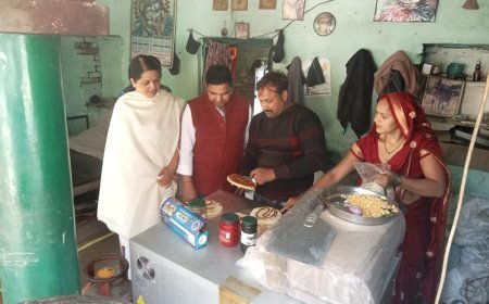 अंबेडकरनगर: चूल्हे-चौके से बेकरी उद्योग तक, गुंजन देवी की सफलता बनी ग्रामीण महिलाओं के लिए प्रेरणा
