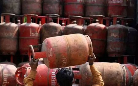 LPG किल्लत की खबरों के बीच सरकार का बड़ा कदम: अब इन 5 डिजिटल तरीकों से घर बैठे बुक करें गैस सिलेंडर