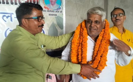 बलिया: पत्रकारिता की मजबूती के लिए एकजुटता जरूरी, ग्रापए ने बांटे पहचान पत्र