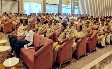 प्रयागराज में मानव तस्करी के विरुद्ध 'सुरक्षा कवच': आरपीएफ और महिला आयोग ने फ्रंटलाइन कर्मियों को किया जागरूक