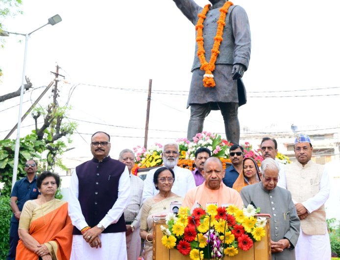 'हिमालय पुत्र' हेमवती नंदन बहुगुणा की पुण्यतिथि पर उत्तर प्रदेश ने किया नमन