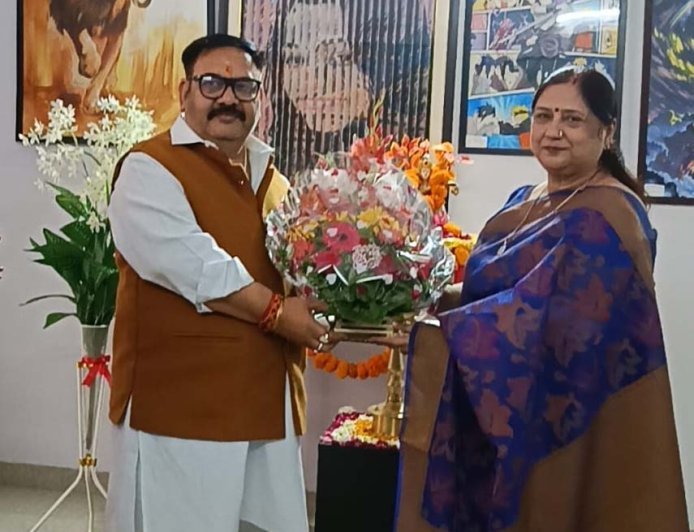 मावा इंस्टीट्यूट में देश भर के कलाकारों की कृतियों का प्रदर्शन