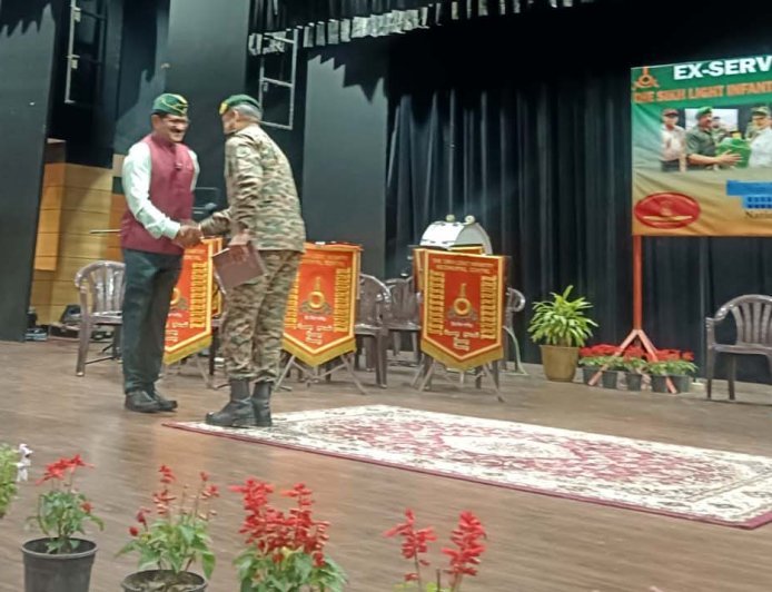 कन्नौज: पूर्व सैनिकों के सम्मान में भव्य रैली का आयोजन, समस्याओं के त्वरित समाधान पर जोर