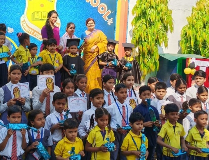 ट्रिनिटी पब्लिक स्कूल में प्रतिभा का सम्मान: मेधावियों को मिले पुरस्कार, अब एआई और ताइक्वांडो की शिक्षा से निखरेंगे छात्र