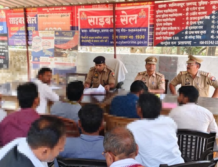 कुंडा और मानिकपुर में शिकायतों की 'ऑन-स्पॉट' सुनवाई: अधिकारियों ने टीम गठित कर दिए त्वरित निस्तारण के आदेश