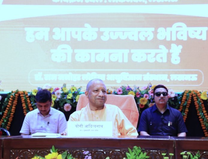 मुख्यमंत्री योगी ने 665 नर्सिंग अधिकारियों को सौंपे नियुक्ति पत्र, 9 वर्षों में 9 लाख नौकरियों का रचा कीर्तिमान