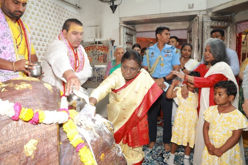 ब्रज रज में रमीं राष्ट्रपति: नंगे पांव चलीं द्रौपदी मुर्मू, 'राधे-राधे' के उद्घोष के बीच पूर्ण की गिरिराज परिक्रमा