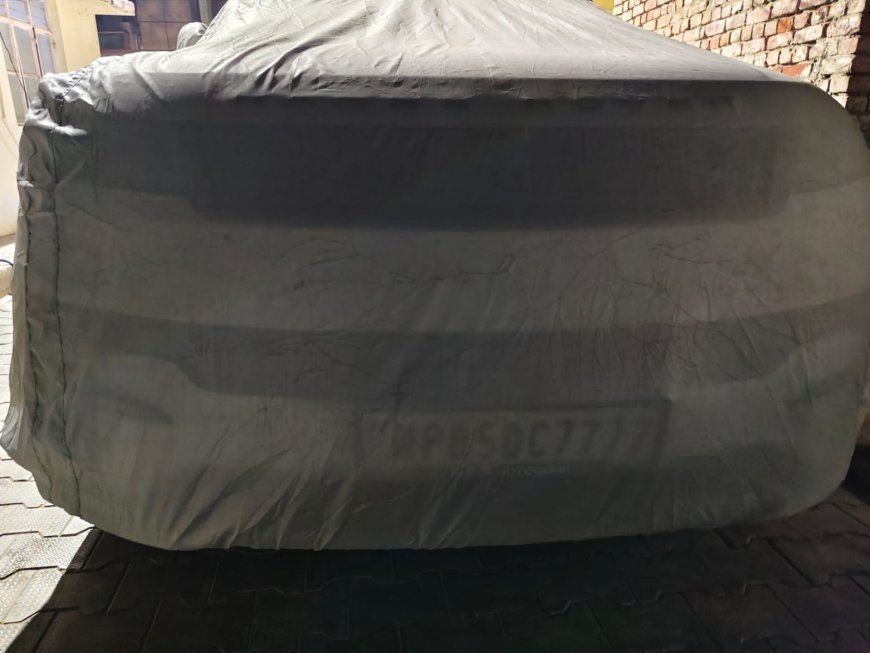 मथुरा फायरिंग कांड: रेंज रोवर की 'शान' पड़ी भारी, पुलिस ने गाड़ियाँ तो पकड़ीं पर आरोपी अब भी 'हवा'