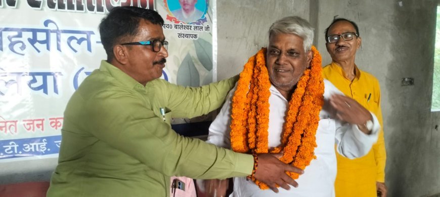 बलिया: पत्रकारिता की मजबूती के लिए एकजुटता जरूरी, ग्रापए ने बांटे पहचान पत्र