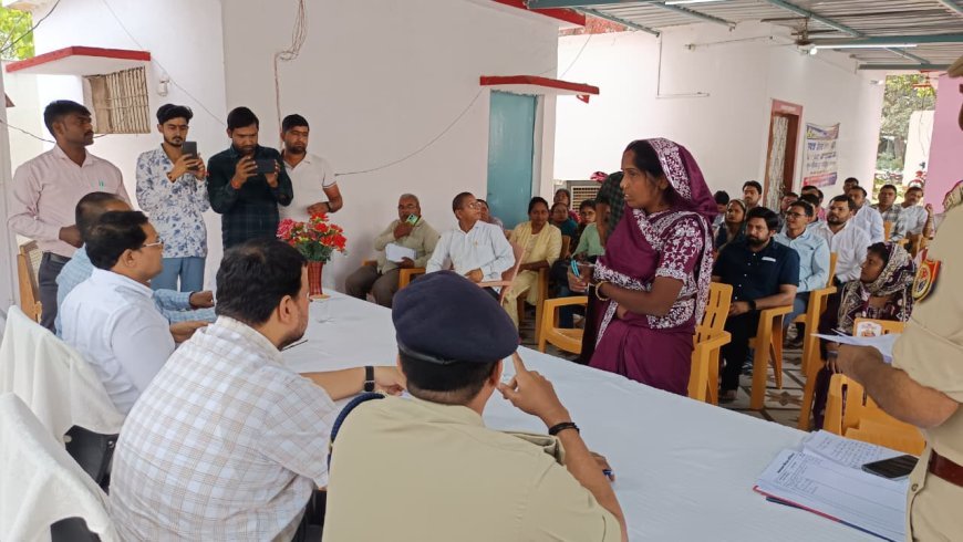 अकबरपुर थाने में डीएम-एसपी ने परखीं जनसमस्याएं, ऑनलाइन शिकायतों पर कड़ा रुख