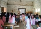 मिशन शक्ति: मानिकपुर पुलिस ने छात्राओं को सिखाए सुरक्षा के गुर, हेल्पलाइन नंबरों के प्रति किया जागरूक