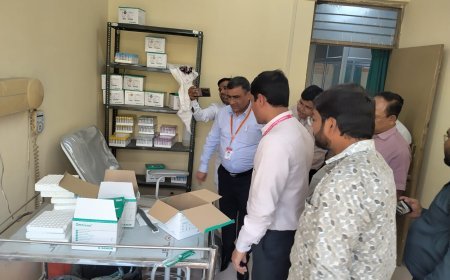 अंबेडकरनगर: अपर निदेशक ने जिला अस्पताल और मातृ-शिशु विंग का किया औचक निरीक्षण, व्यवस्थाएं मिलीं दुरुस्त