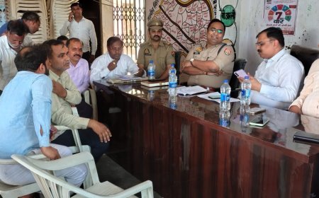 गाँव की समस्या, गाँव में समाधान: एसडीएम चायल ने कशिया पूर्व में लगाई चौपाल, जमीनी विवादों का मौके पर किया निस्तारण