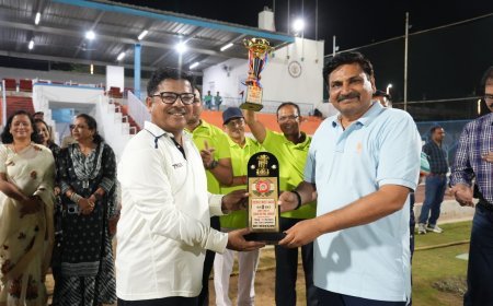 गंगा डिग्री कॉलेज कप: आयुष मौर्य का 'पंजा', श्रीराम अकादमी की विजयी शुरुआत