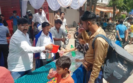 कानपुर: भीषण गर्मी में 'शीतल' संदेश, अंबेडकर जयंती पर कामतानाथ प्रॉपर्टीज ने पिलाया हजारों राहगीरों को शरबत