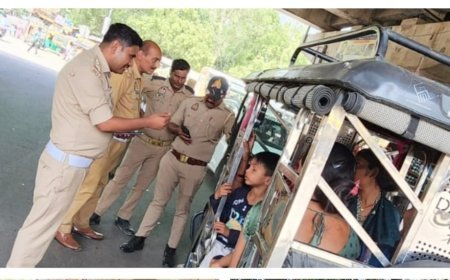 कौशांबी: हाईवे पर अब 'नो हेलमेट, नो राइड', एसपी के निर्देश पर पुलिस ने सड़क पर उतरकर सिखाया यातायात का पाठ