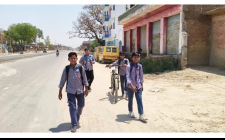 42°C की तपिश और छोटे बच्चों की जान आफत में, अभिभावकों ने की छुट्टियों की मांग