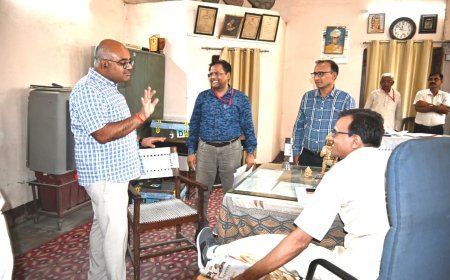 कानपुर: होमगार्ड भर्ती परीक्षा के लिए मुस्तैद प्रशासन, जिलाधिकारी ने जे.एन.के. इंटर कॉलेज का किया औचक निरीक्षण
