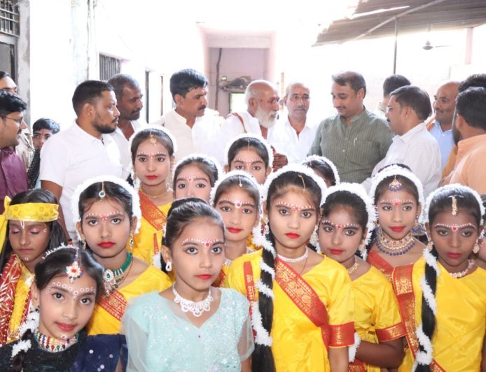 शिक्षा ही उज्ज्वल भविष्य की एकमात्र कुंजी: वार्षिकोत्सव में बोले विधायक दीपक पटेल