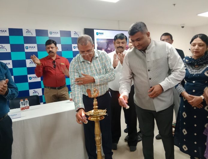 मैक्स हॉस्पिटल ने सिखाई जीवन रक्षक 'सीपीआर' तकनीक