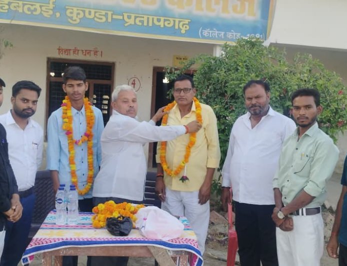 ईंट भट्ठा मजदूर के बेटे सत्यम ने रचा इतिहास, यूपी बोर्ड हाईस्कूल में प्रदेश में चौथा स्थान