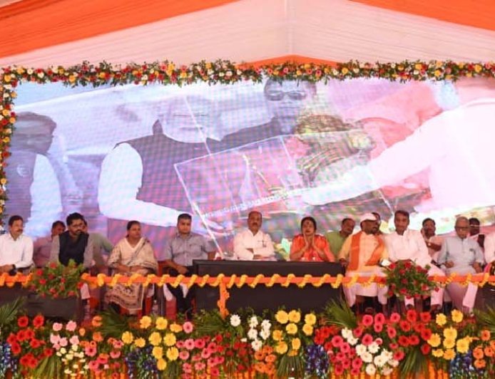 प्रयागराज: गंगा एक्सप्रेस-वे के लोकार्पण का सजीव प्रसारण, विकास की नई राह पर जनपद