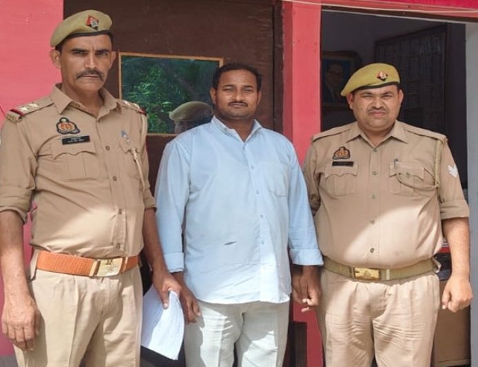 मथुरा: 25 हजार का इनामी 'काले' गिरफ्तार, चाकूबाजी और हमले का मुख्य आरोपी पहुंचा जेल