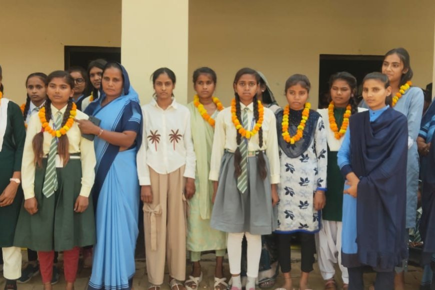 प्रतापगढ़: रामपुर संग्रामगढ़ में मेधावियों का जलवा, काजल पटेल और गायत्री पाल ने बोर्ड परीक्षा में लहराया परचम