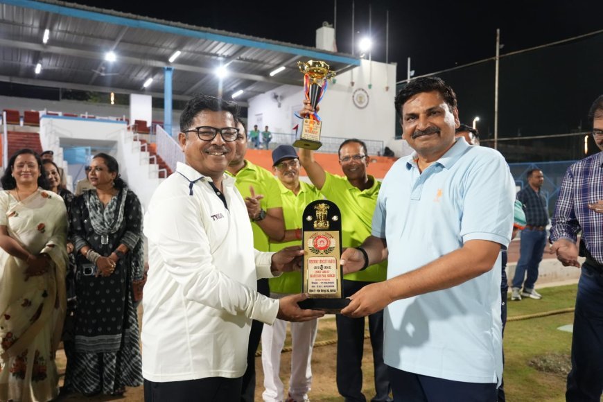 गंगा डिग्री कॉलेज कप: आयुष मौर्य का 'पंजा', श्रीराम अकादमी की विजयी शुरुआत