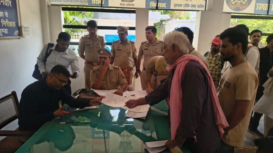 कुंडा संपूर्ण समाधान दिवस: एसडीएम वाचस्पति सिंह ने सुनीं जनसमस्याएं, तीन शिकायतों का किया त्वरित निस्तारण