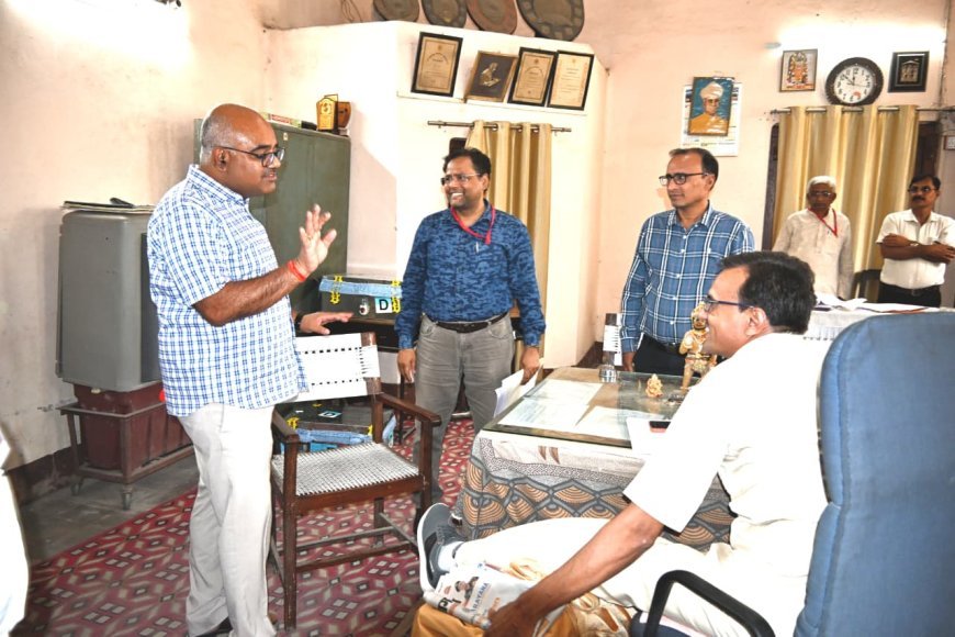कानपुर: होमगार्ड भर्ती परीक्षा के लिए मुस्तैद प्रशासन, जिलाधिकारी ने जे.एन.के. इंटर कॉलेज का किया औचक निरीक्षण