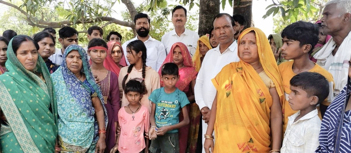 प्रयागराज: कुदरत के कहर ने छीनीं दो जिंदगियां, कांग्रेस ने उठाई पीड़ित परिवार को तत्काल सहायता और पट्टे की मांग