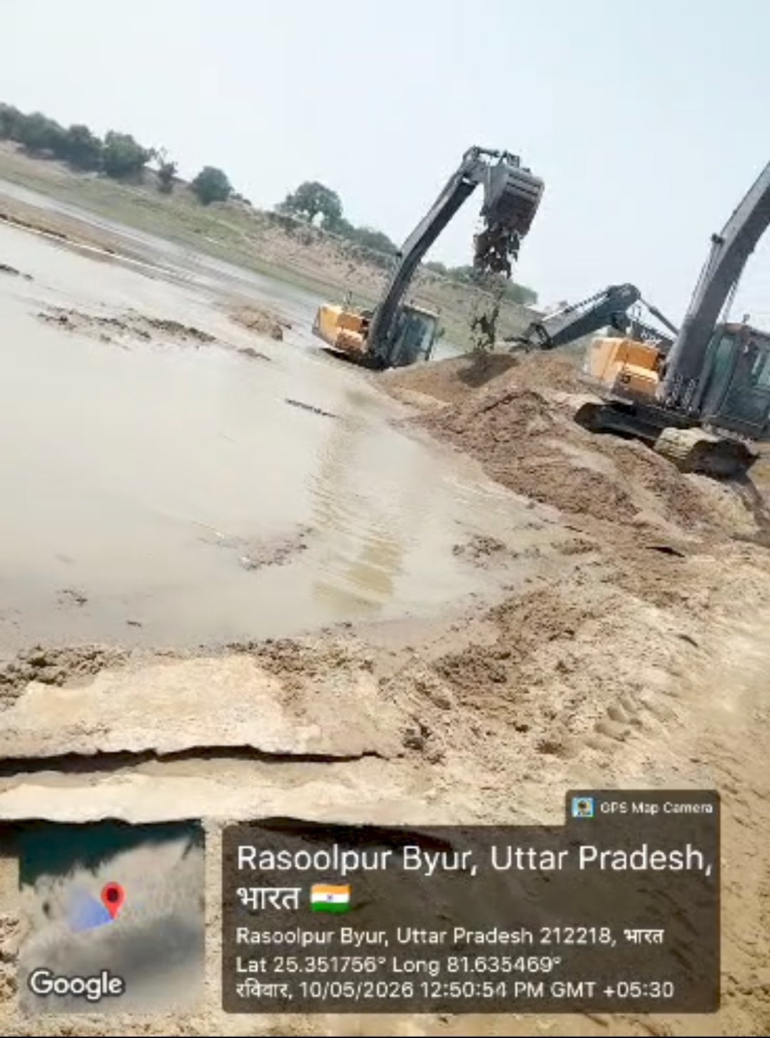 कौशाम्बी: यमुना की कोख छलनी कर रहे बालू माफिया, NGT के नियमों को ताक पर रख जलधारा में गरज रहीं मशीनें