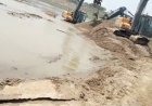 कौशाम्बी: यमुना की कोख छलनी कर रहे बालू माफिया, NGT के नियमों को ताक पर रख जलधारा में गरज रहीं मशीनें