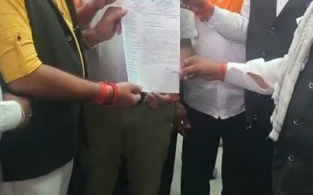 कुंडा में आर-पार की जंग: तहसीलदार के खिलाफ दूसरे दिन भी वकीलों का हल्ला बोल, दी तालाबंदी की चेतावनी
