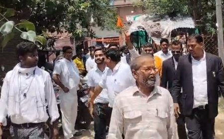 कुंडा तहसील: तहसीलदार के तबादले पर अधिवक्ताओं में रार, दो गुटों में बंटी बार एसोसिएशन, तालाबंदी पर छिड़ा घमासान