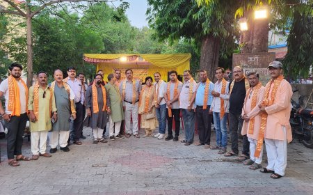 जी.एस. सोशल संस्था ने राजाजीपुरम में सजाई भजनों की महफिल, उमड़ा जनसैलाब