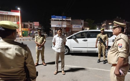 कौशाम्बी: आधी रात सड़कों पर उतरे एसपी सत्यनारायण, सुरक्षा व्यवस्था का लिया जायजा; लापरवाहों को दी चेतावनी