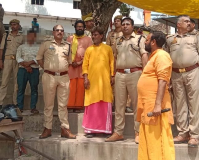 अवधेश्वरनाथ धाम पहुंचे एएसपी, पुरुषोत्तम मास मेले की सुरक्षा और व्यवस्थाओं का लिया जायजा