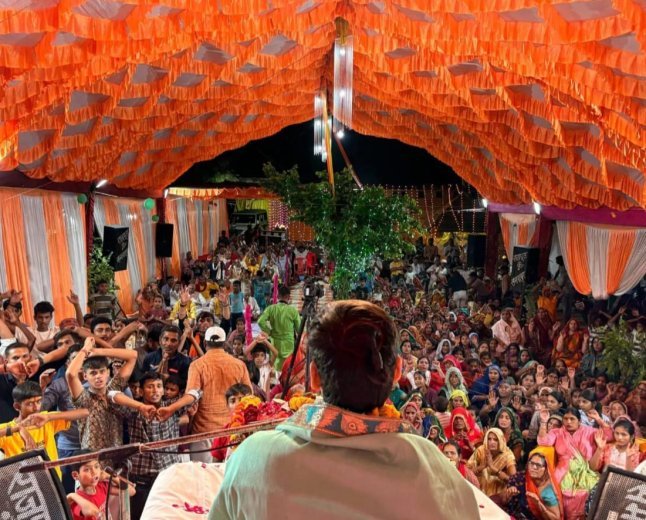 श्रीमद्भागवत कथा के अंतिम दिन महाराजपुर में उमड़ा जनसैलाब, जयकारों से गूंजा पंडाल